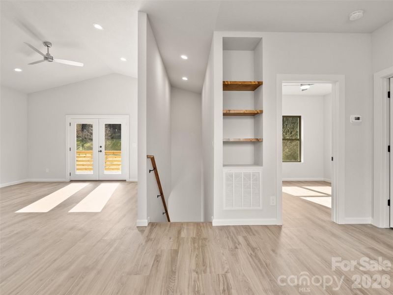 Spacious, unfurnished interior of a new home in , Waynesville (Image 14).