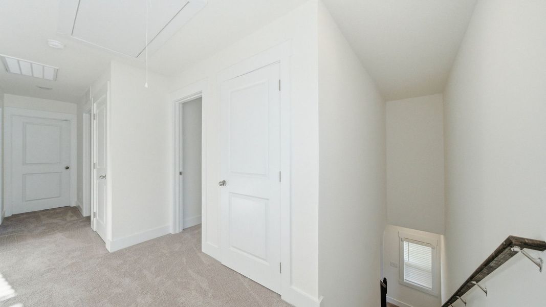 Spacious, unfurnished interior of a new home in Fieldcrest Acres, Blountville (Image 26).