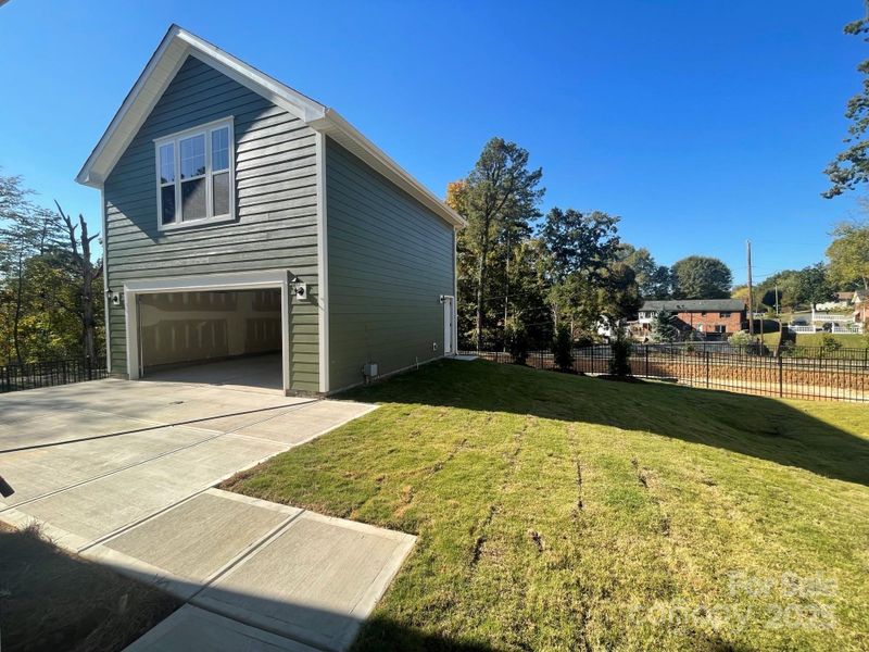 2 car rear detached garage has a finished bonus, wetbar and full bath 2 car rear detached garage has a finished bonus, wetbar and full bath