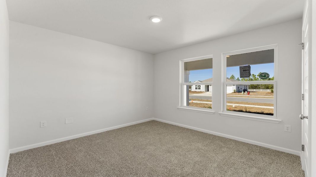 Spacious, unfurnished interior of a new home in Sunny Hills, Chipley (Image 20).