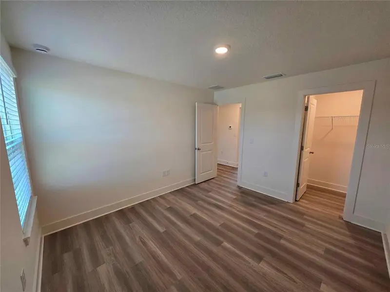 Spacious, unfurnished interior of a new home in , Spring Hill (Image 7).