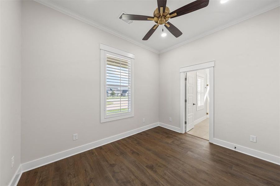 Spacious, unfurnished interior of a new home in , Lorena (Image 27).