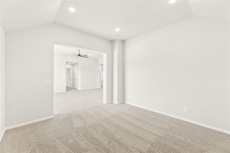 Spacious, unfurnished interior of a new home in Sunrise at Garden Valley, Waxahachie (Image 39). Spacious, unfurnished interior of a new home in Sunrise at Garden Valley, Waxahachie (Image 39).
