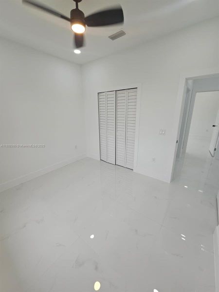 Spacious, unfurnished interior of a new home in , Lehigh Acres (Image 6).
