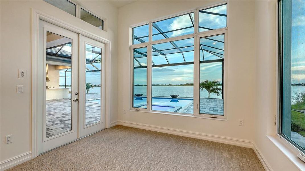 Spacious, unfurnished interior of a new home in , Sarasota (Image 9).