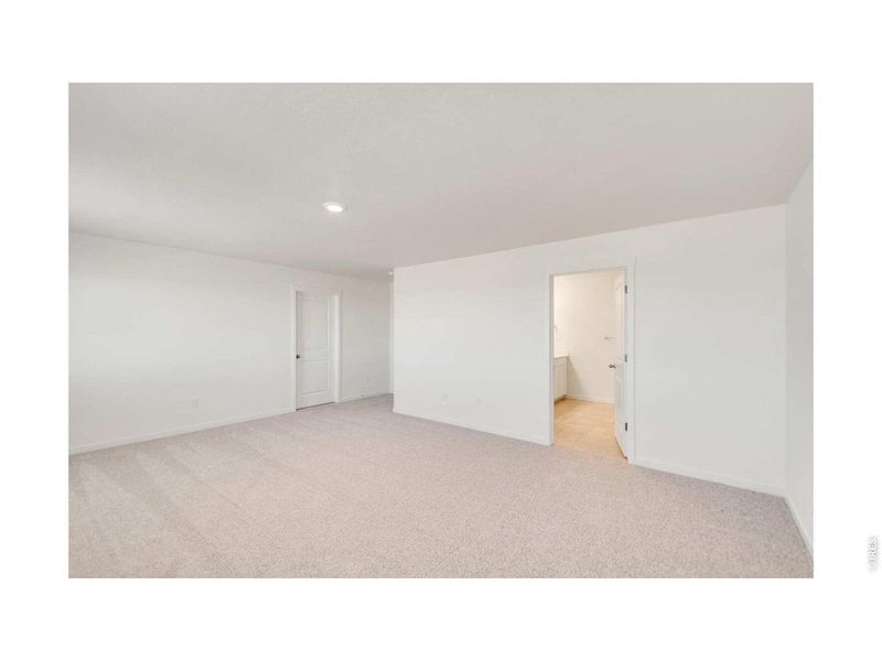 Spacious, unfurnished interior of a new home in Prairie Song, Windsor (Image 15).