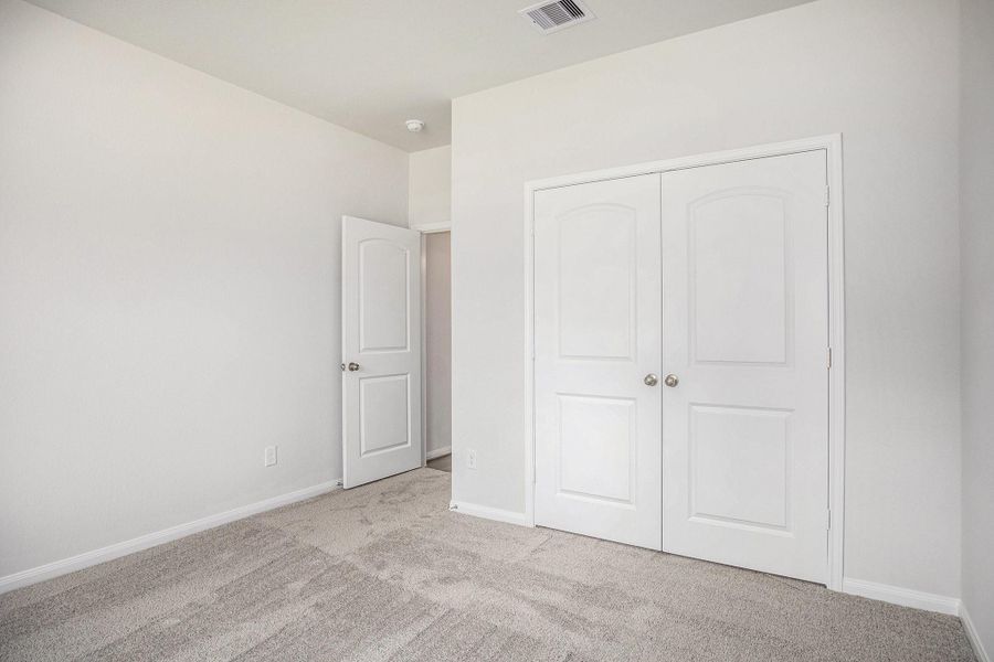 Spacious, unfurnished interior of a new home in Columbia Lakes, West Columbia (Image 23).
