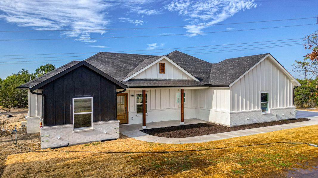 Representative exterior photo of a completed home built from the Lucas by Zeal Home Builders in Horizon Meadow Estates, Paradise, TX (Image 2). Representative exterior photo of a completed home built from the Lucas by Zeal Home Builders in Horizon Meadow Estates, Paradise, TX (Image 2).