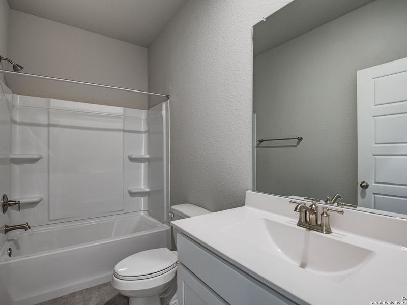 Furnished interior view inside a new home in Hannah Heights, Seguin (Image 5).