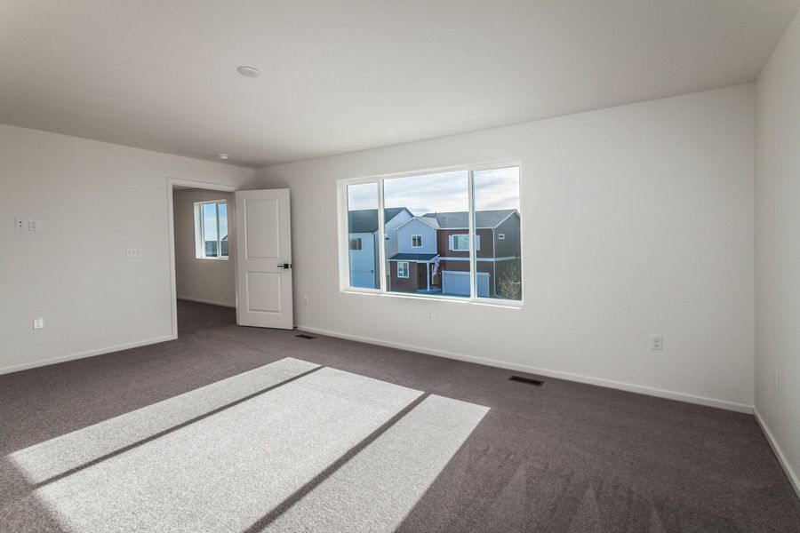 Spacious, unfurnished interior of a new home in Bloom, Fort Collins (Image 26).