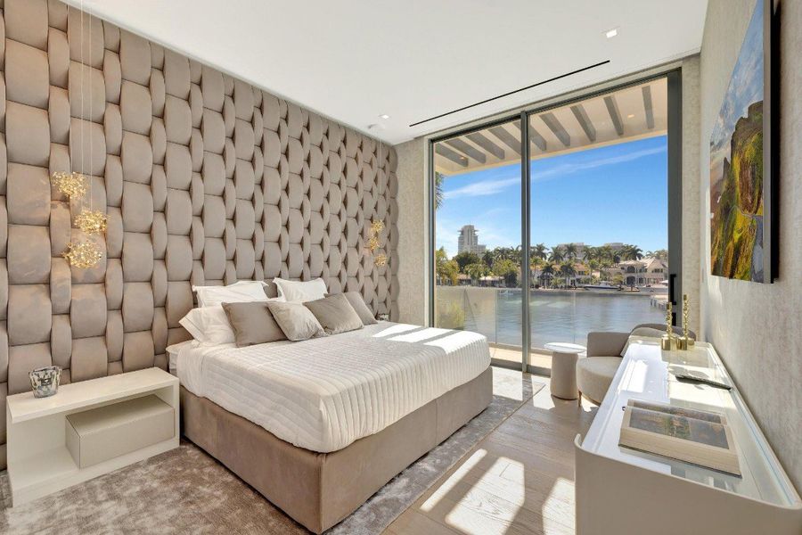 Water-Facing VIP Suite (Bedroom Suite 3)