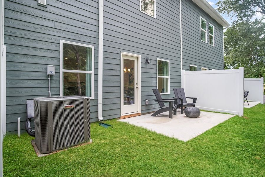 Front exterior of a new home in Ironhorse, Dickson, TN, highlighting curb appeal (Image 2). Front exterior of a new home in Ironhorse, Dickson, TN, highlighting curb appeal (Image 2).