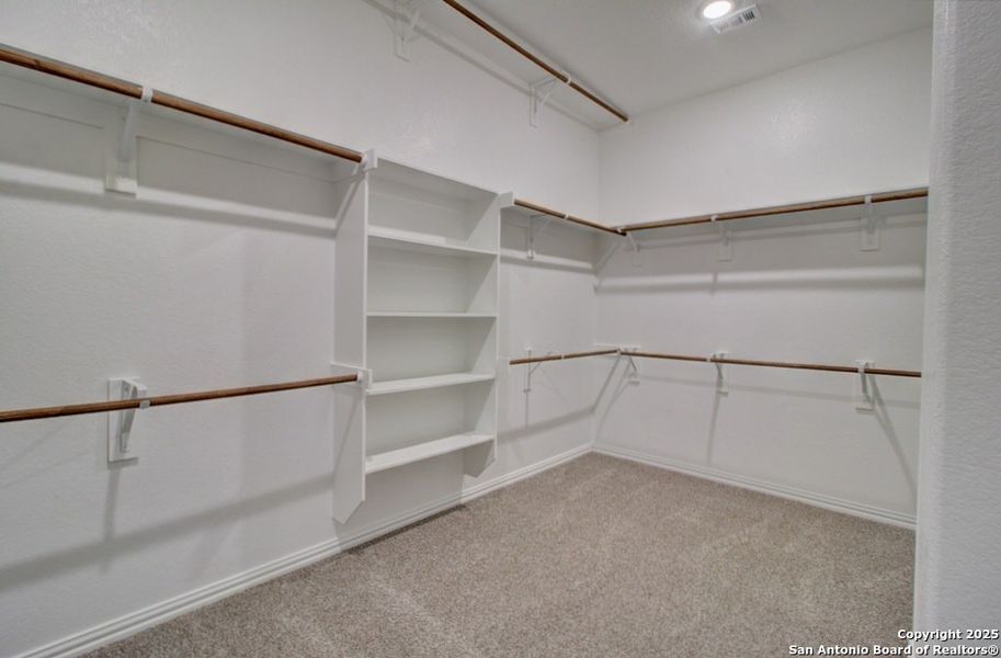 Spacious, unfurnished interior of a new home in The Crossvine, Schertz (Image 19). Spacious, unfurnished interior of a new home in The Crossvine, Schertz (Image 19).