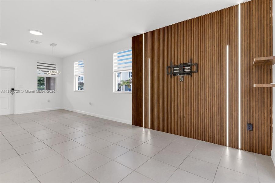 Spacious, unfurnished interior of a new home in , Miami (Image 14).