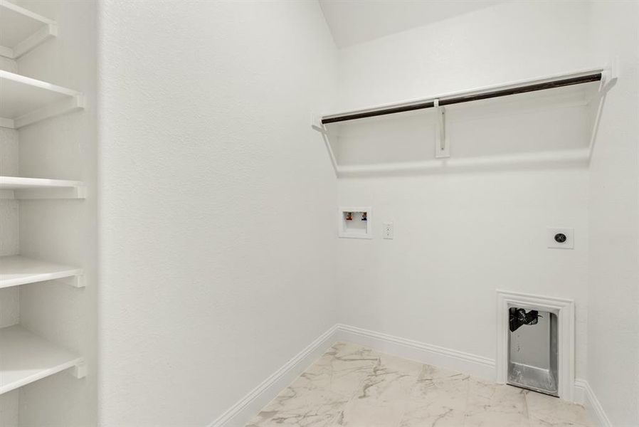 Furnished interior view inside a new home in Silo Mills Classic 70, Cleburne (Image 11).