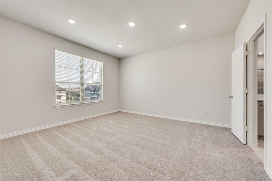 Spacious, unfurnished interior of a new home in Wade Settlement Townhomes, Frisco (Image 14). Spacious, unfurnished interior of a new home in Wade Settlement Townhomes, Frisco (Image 14).