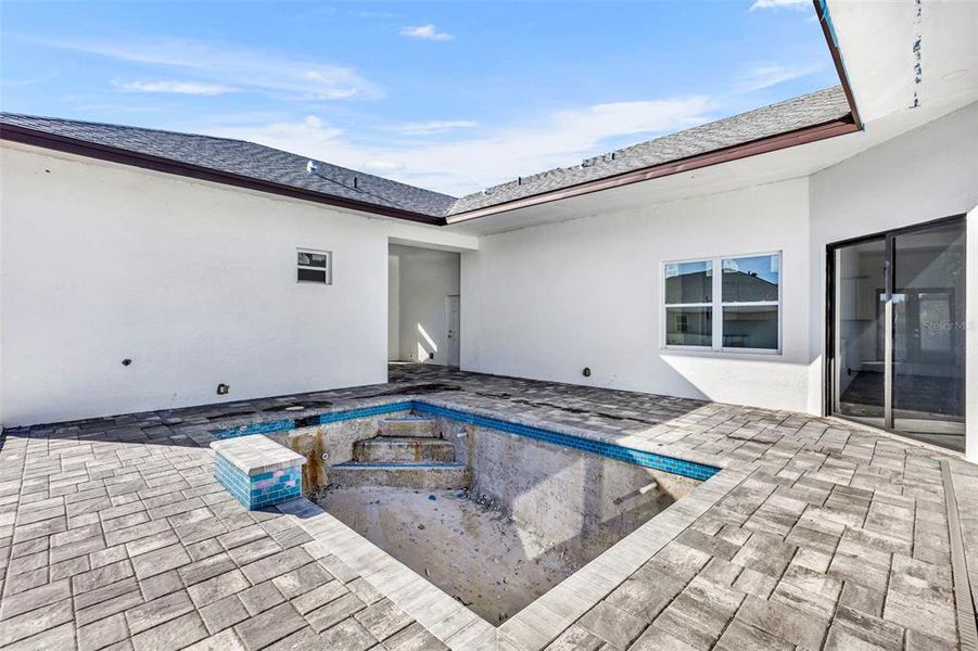Exterior details and patio area of a home in , Port Charlotte (Image 18).