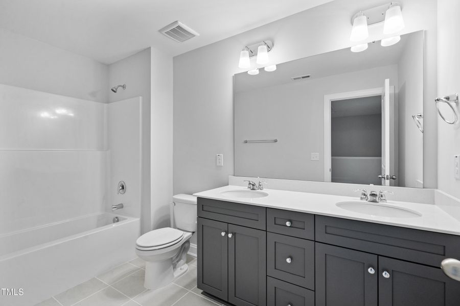 Ral_Barrington_Lot244 (13)