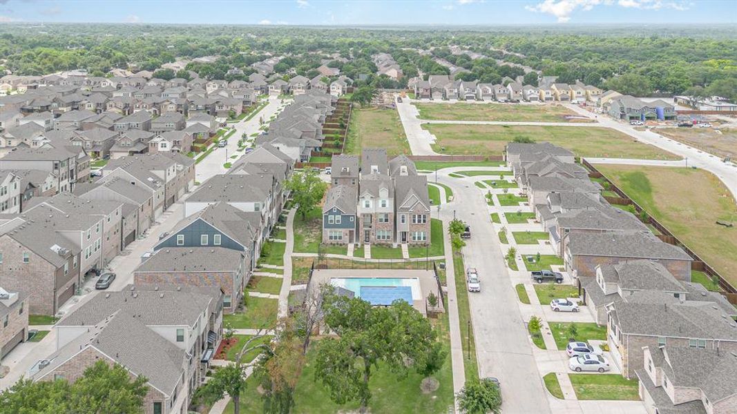 Community amenities in , Dallas (Image 27). Community amenities in , Dallas (Image 27).