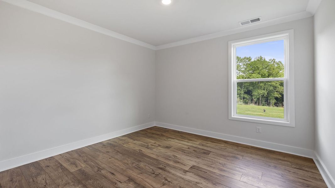 Spacious, unfurnished interior of a new home in Cottonwood Ridge, Piedmont (Image 19).