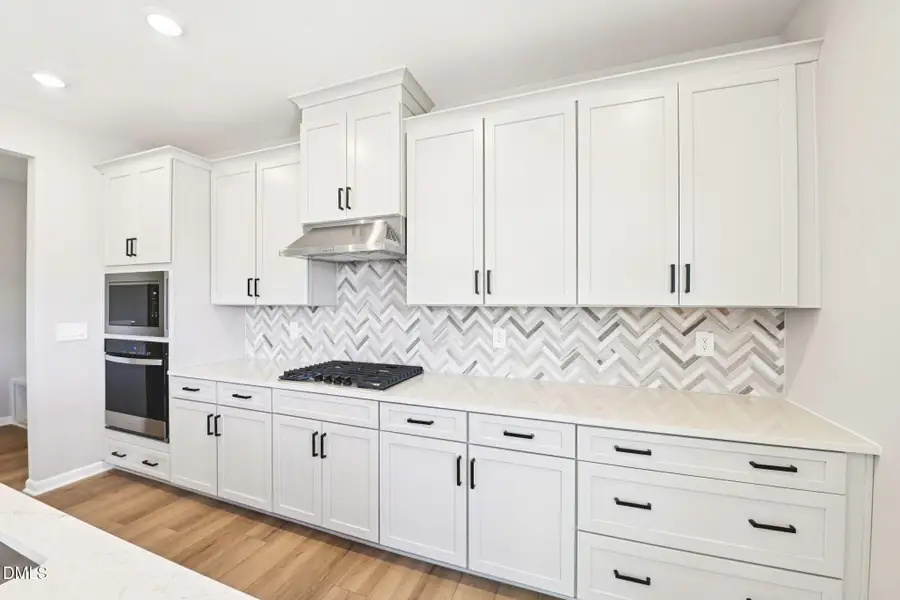 9 - Kitchen