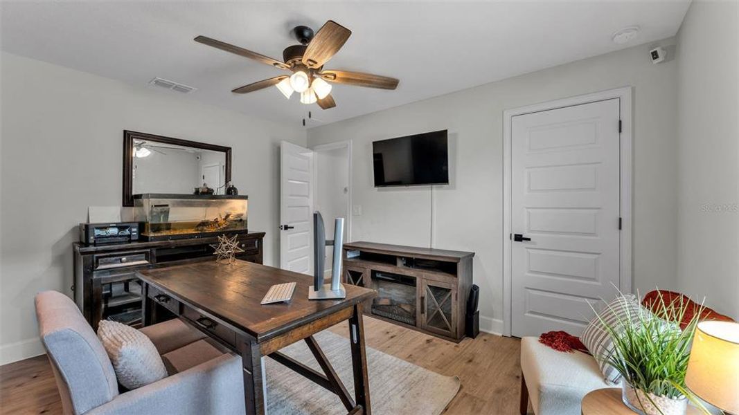 Furnished interior view inside a new home in Lake Juliana Estates, Auburndale (Image 33). Furnished interior view inside a new home in Lake Juliana Estates, Auburndale (Image 33).