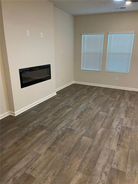 Spacious, unfurnished interior of a new home in , Hampton (Image 21).