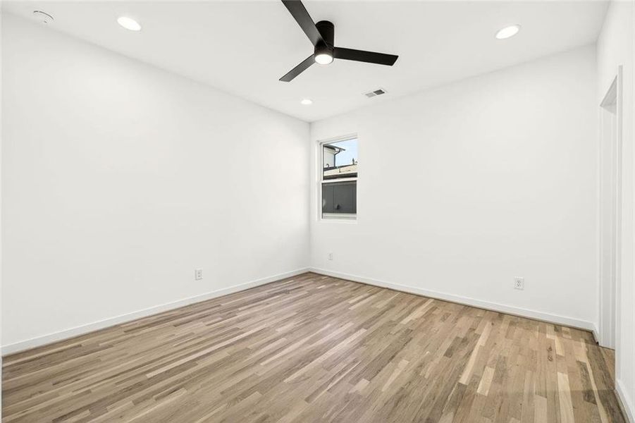 Spacious, unfurnished interior of a new home in , Atlanta (Image 26).