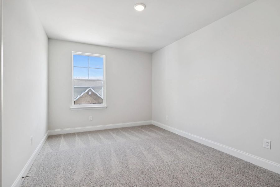 Spacious, unfurnished interior of a new home in Cades Bluff, Lebanon (Image 37).