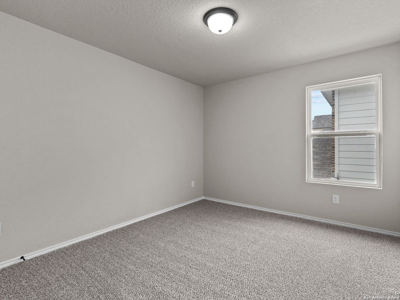 Spacious, unfurnished interior of a new home in Royal Crest, San Antonio (Image 28).