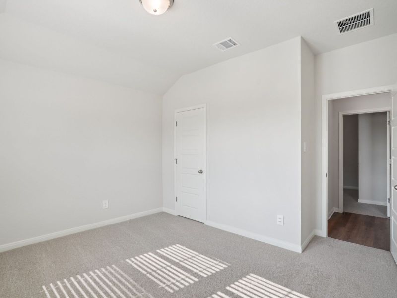 Spacious, unfurnished interior of a new home in Arcadia Ridge - Classic Series, San Antonio (Image 27).