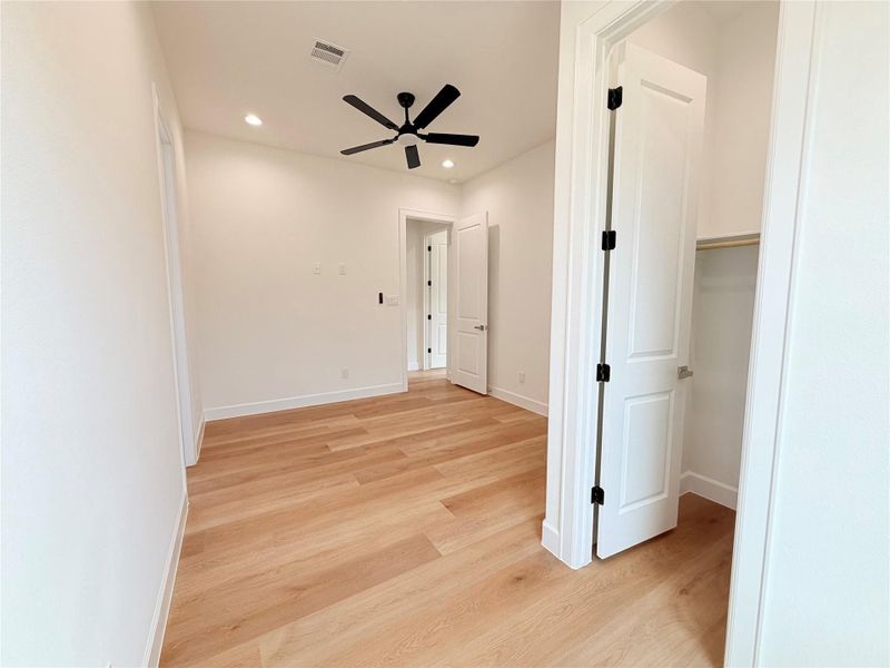 Spacious, unfurnished interior of a new home in , Dayton (Image 31).