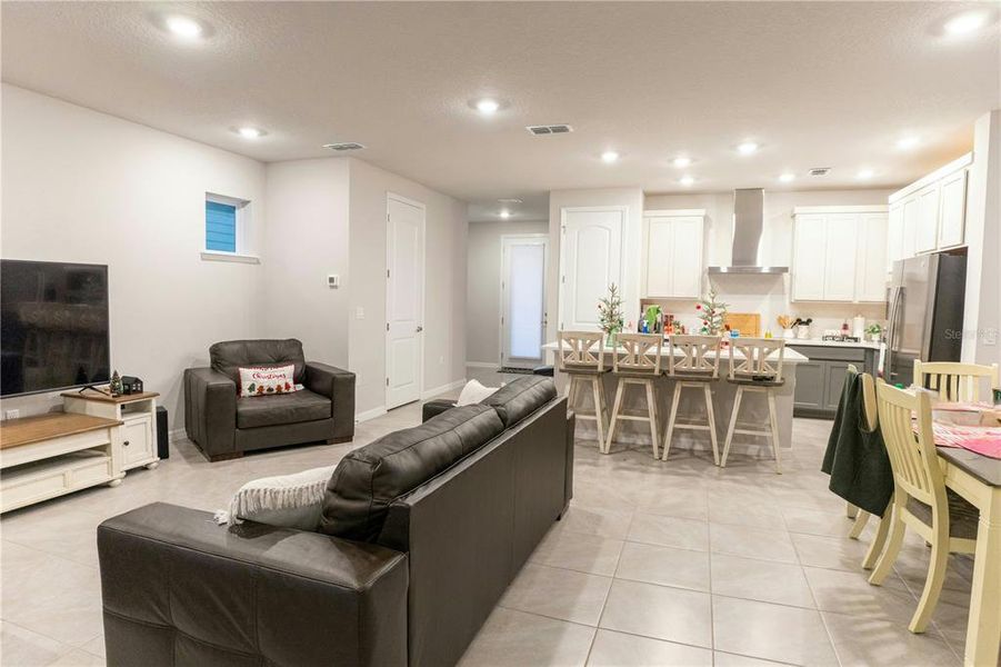 Furnished interior view inside a new home in Weslyn Park in Sunbridge 34', St. Cloud (Image 18).