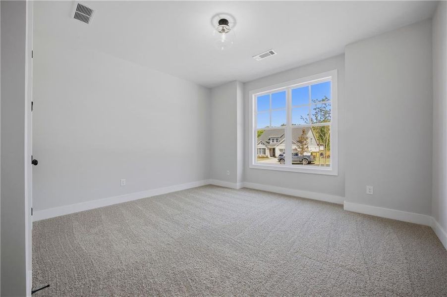 Spacious, unfurnished interior of a new home in Yellowstone Farms, Cumming (Image 26).