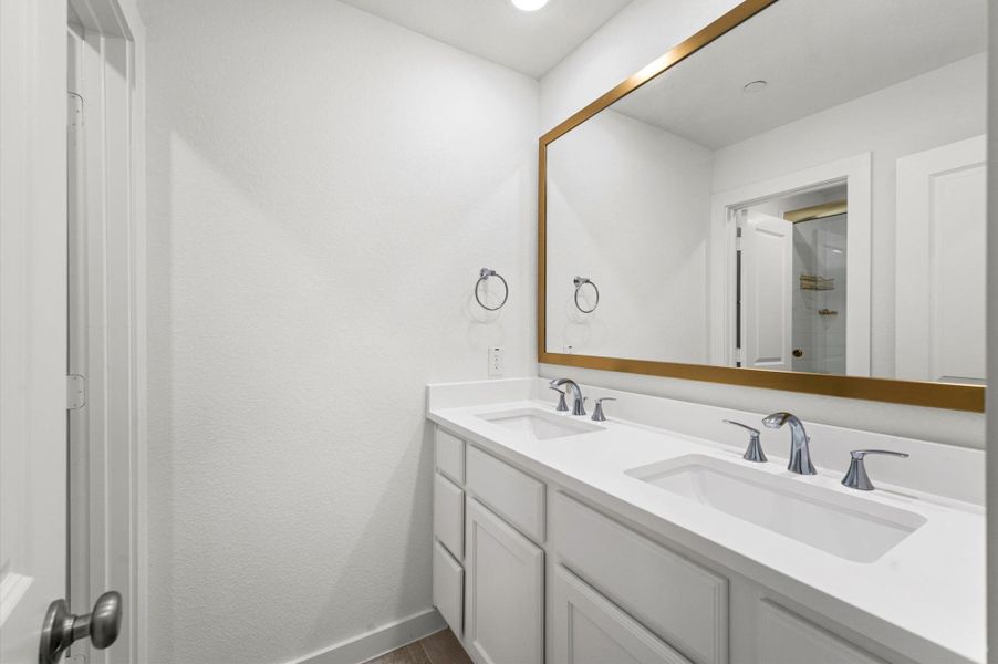 2nd Bathroom 2nd Bathroom