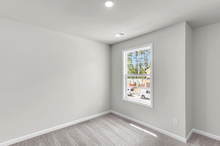 Spacious, unfurnished interior of a new home in Central Creek, Goose Creek (Image 15).
