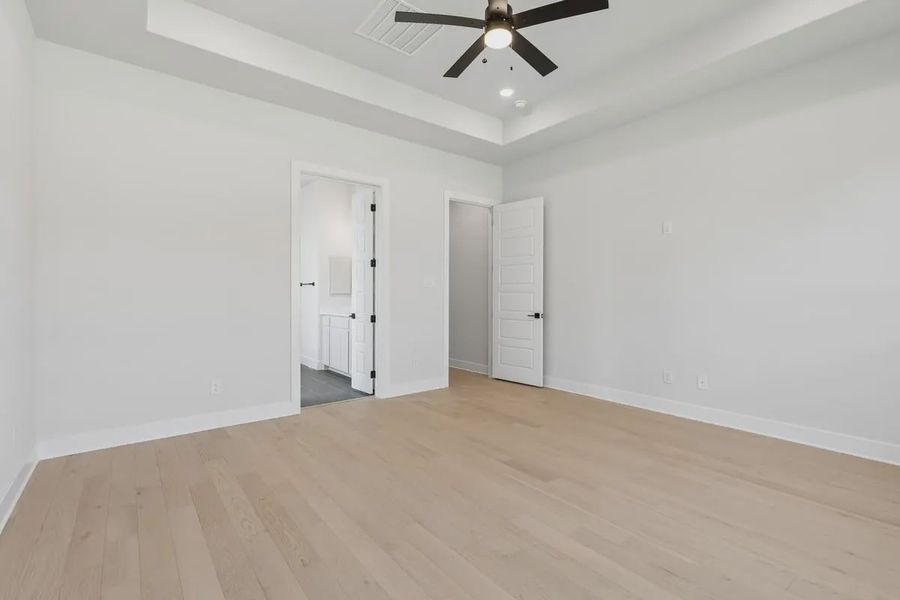 Spacious, unfurnished interior of a new home in The Grove Frisco, Frisco (Image 31). Spacious, unfurnished interior of a new home in The Grove Frisco, Frisco (Image 31).