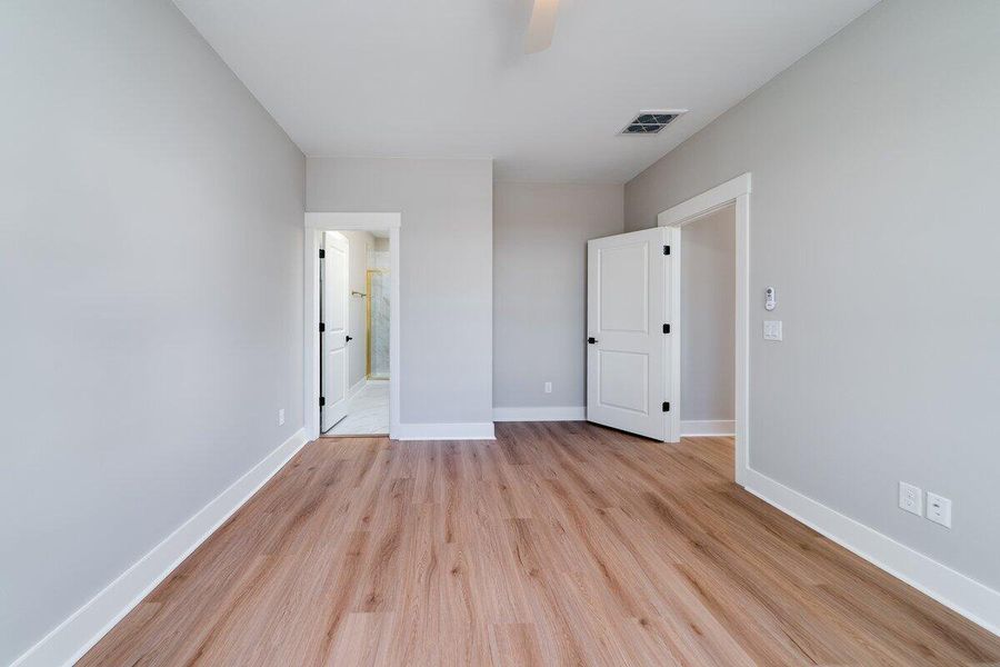 Spacious, unfurnished interior of a new home in , North Charleston (Image 16).