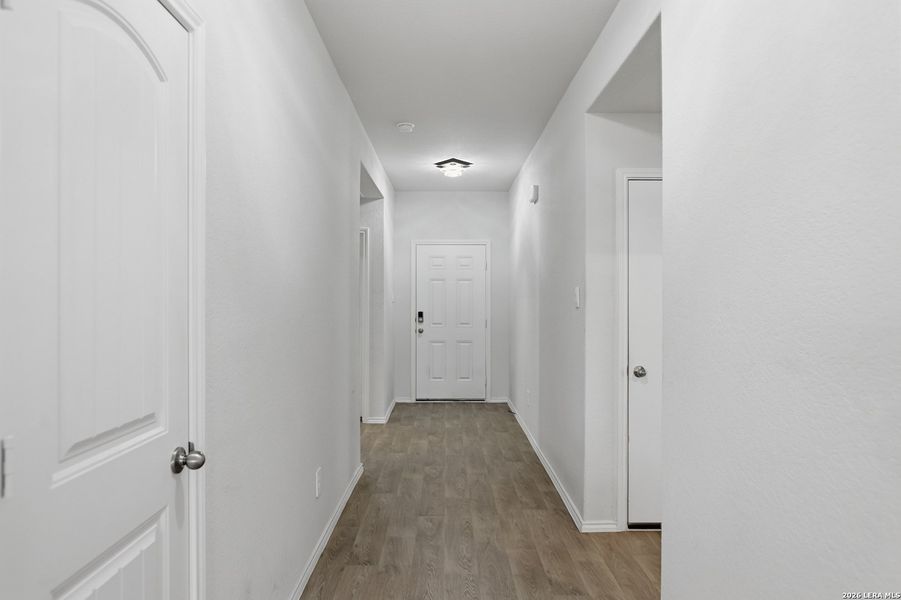 Spacious, unfurnished interior of a new home in Swenson Heights, Seguin (Image 21).