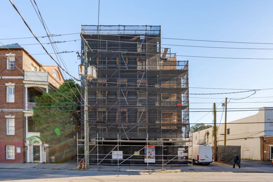 Condo located in Charleston, SC showcasing its design and architecture (Image 2).