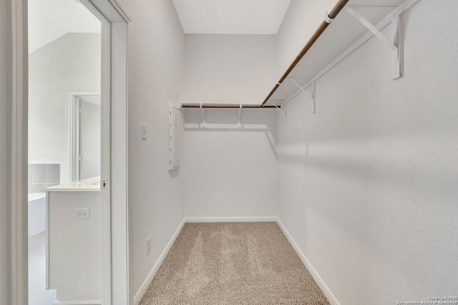 Spacious, unfurnished interior of a new home in Park Place, New Braunfels (Image 34). Spacious, unfurnished interior of a new home in Park Place, New Braunfels (Image 34).