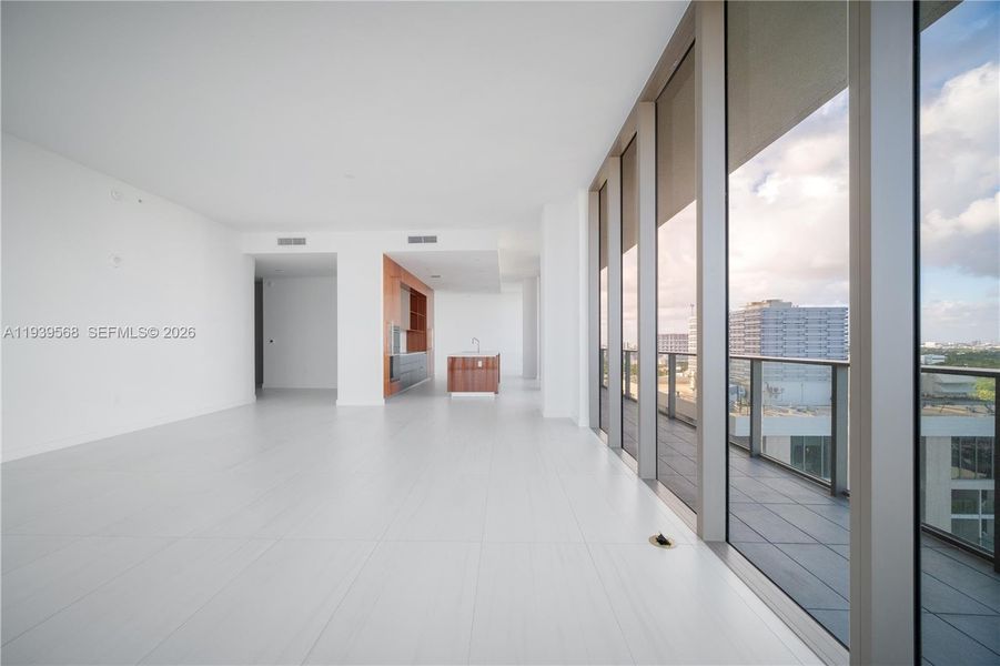 Spacious, unfurnished interior of a new home in Mr. C Residences, Miami (Image 51).