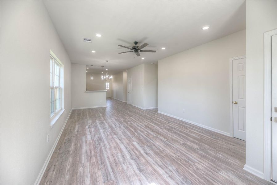 Spacious, unfurnished interior of a new home in , Livingston (Image 11).