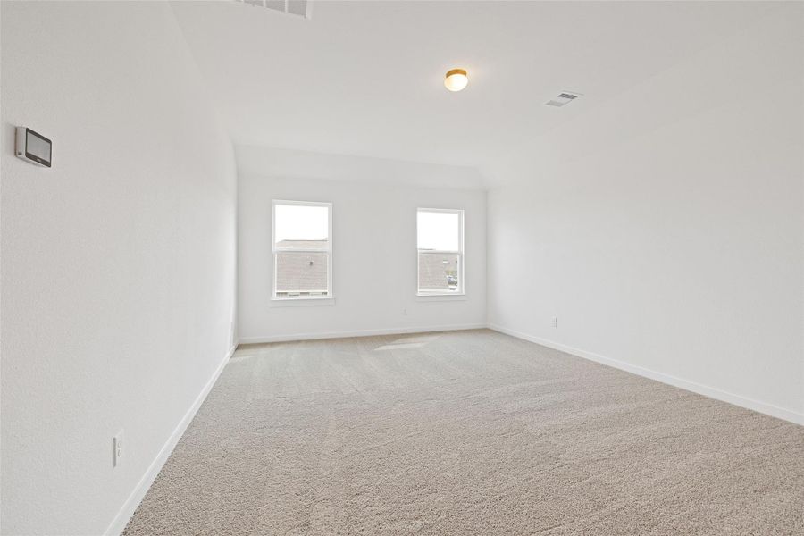 Spacious, unfurnished interior of a new home in Sunterra, Katy (Image 30). Spacious, unfurnished interior of a new home in Sunterra, Katy (Image 30).