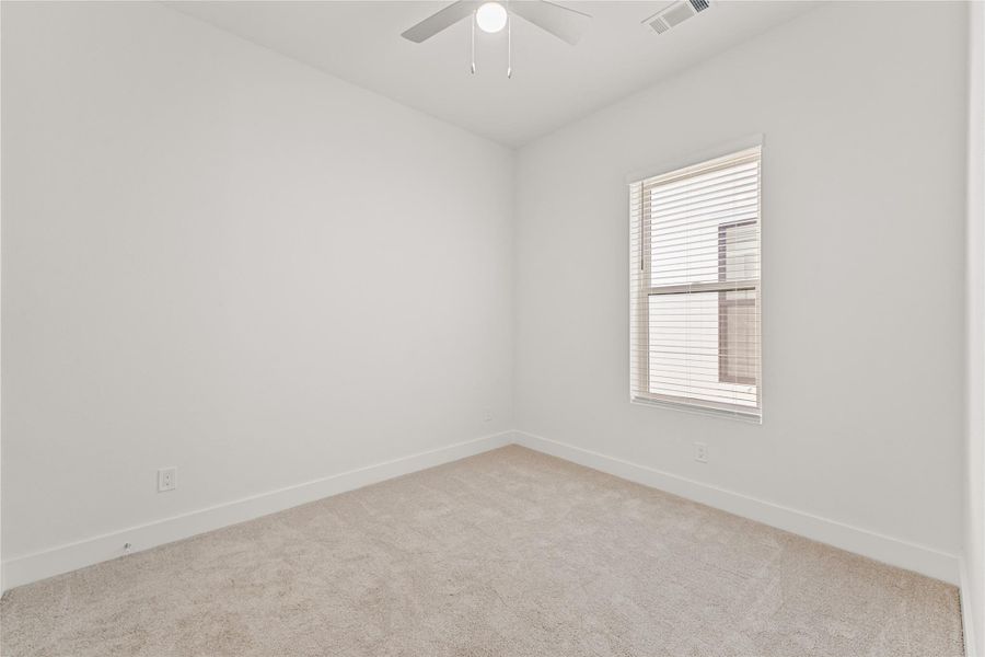 Spacious, unfurnished interior of a new home in Commonwealth Park, Houston (Image 7).