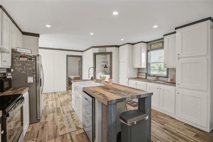 Furnished interior view inside a new home in , Brazoria (Image 9).