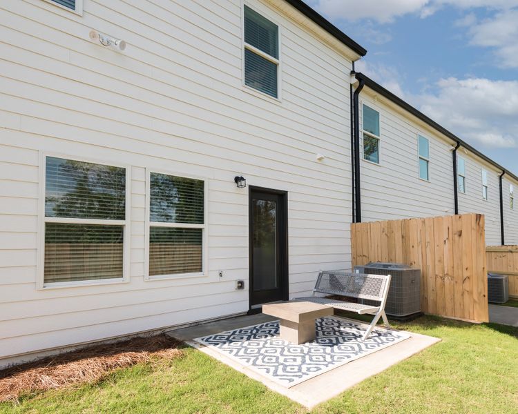 A functional secondary bath for guests or family.