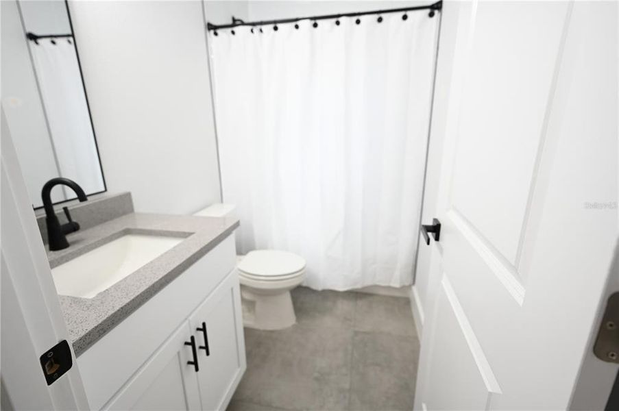 Furnished interior view inside a new home in , Dunnellon (Image 8).