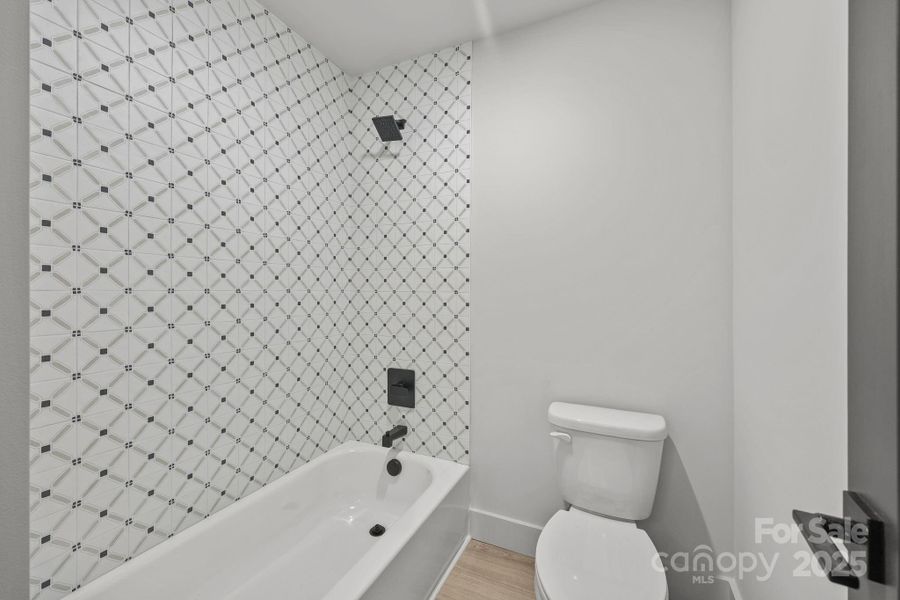 Furnished interior view inside a new home in , Richfield (Image 14).