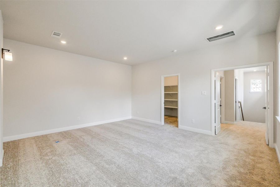 Spacious, unfurnished interior of a new home in Evergreen 70', Conroe (Image 33). Spacious, unfurnished interior of a new home in Evergreen 70', Conroe (Image 33).